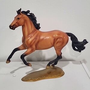 Breyer 2010 Holiday Horse Jewel